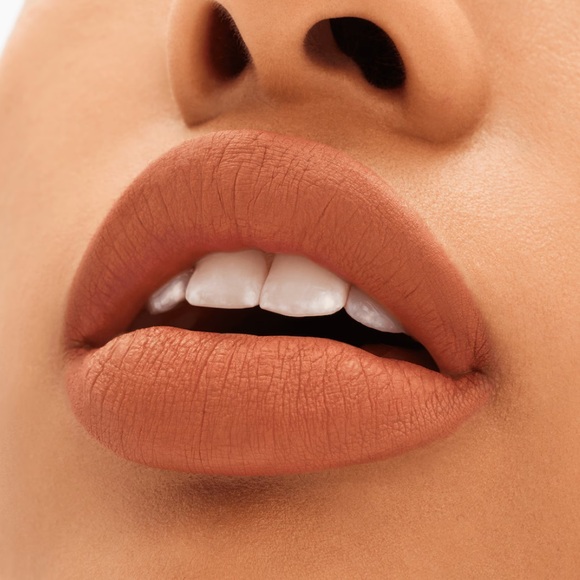 MAC Locked Kiss 24 HR Lipstick - Picture 11 of 16